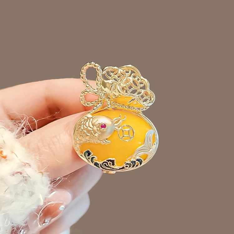 Chinese style koi lucky bag brooch enamel beeswax money bag antique corsage high sense fortune temperament cheongsam pin