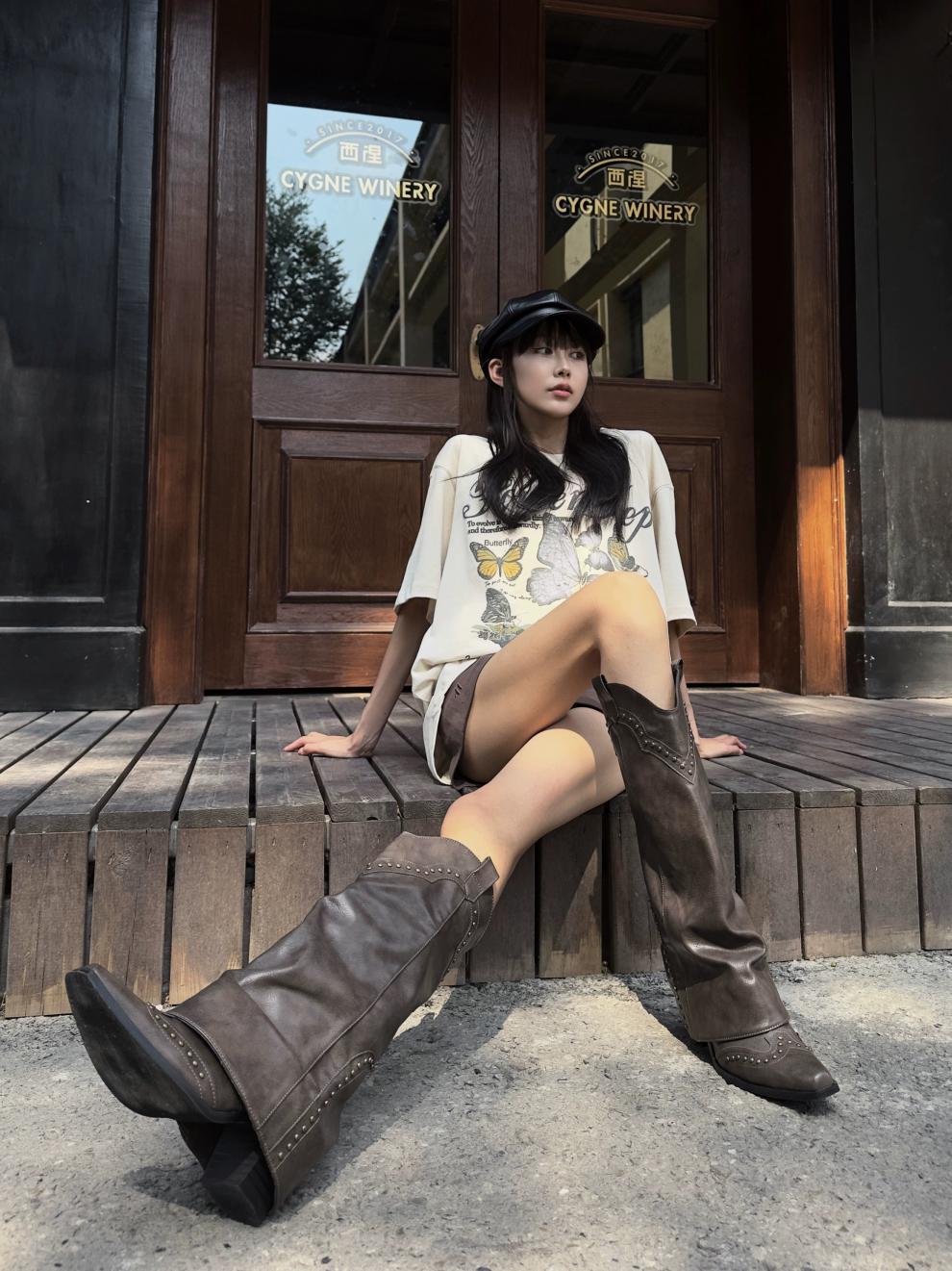 2025 Spring and Autumn Season New Pointed Rivet Trouser Sleeve Show Slim Western Cowboy Boots Thick Heel Side Zipper_voghion.com