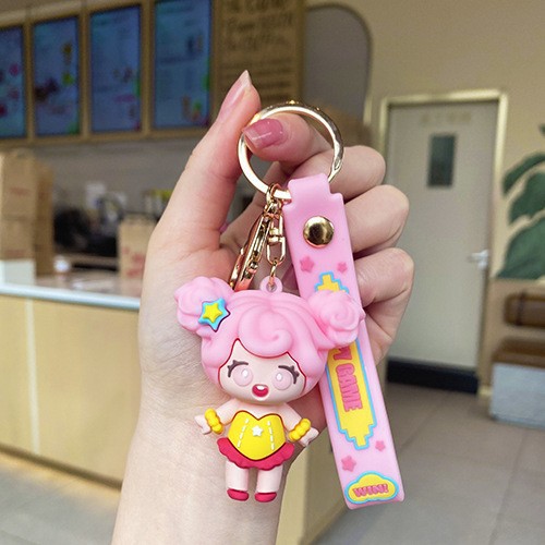 Muñeca de dibujos animados goteo llavero bolsas escolares exquisitas para hombres y mujeres colgantes para agarrar muñecas colgantes para el mercado nocturno regalos al por mayor