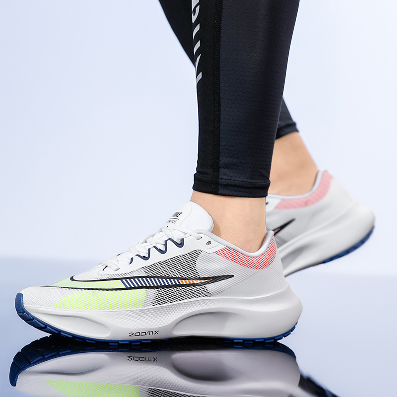 Summer trend lightweight breathable shoes
