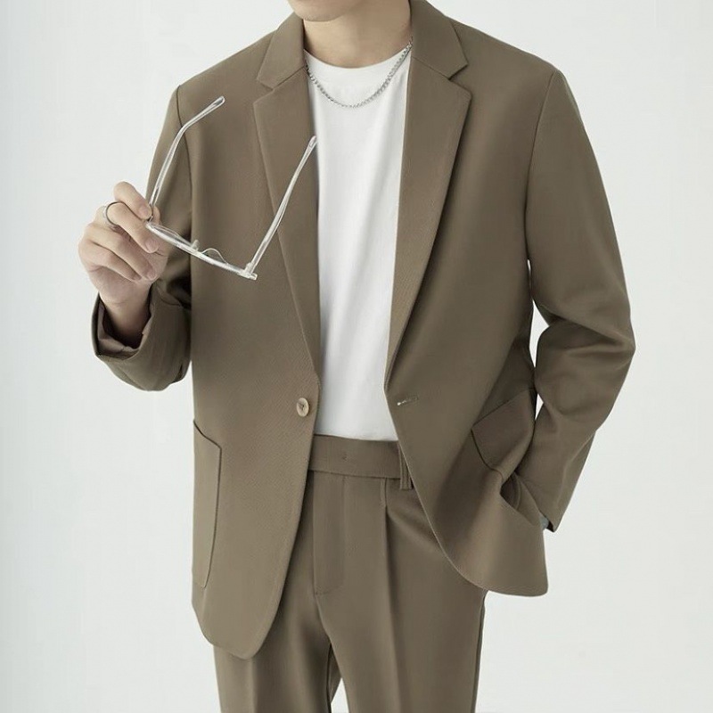 Brown color [single suit]