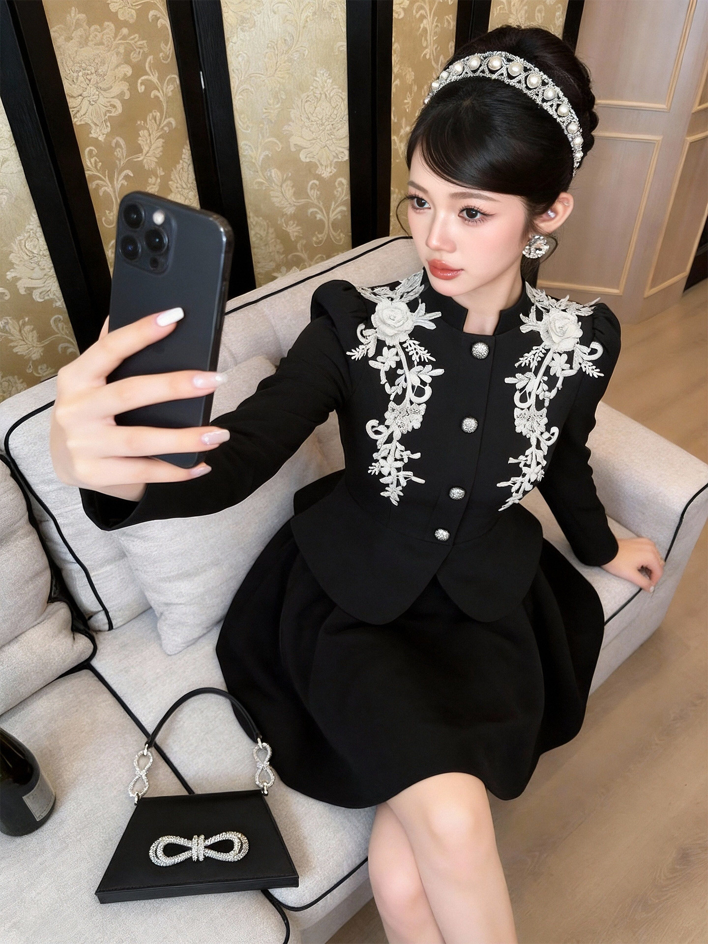 Váy đầm nữ thêu ren tay bồng, eo thắt dây, chân váy xòe chữ A, kiểu giả hai lớp — đen