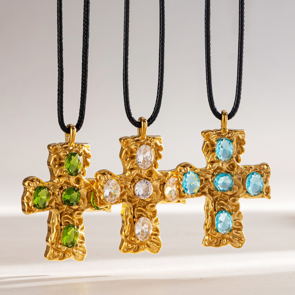Taena Cross-border europeo y americano celebridad de Internet con el mismo estilo de acero inoxidable con collar de cruz de diamantes collar de oro de 18k con cordón de cera
