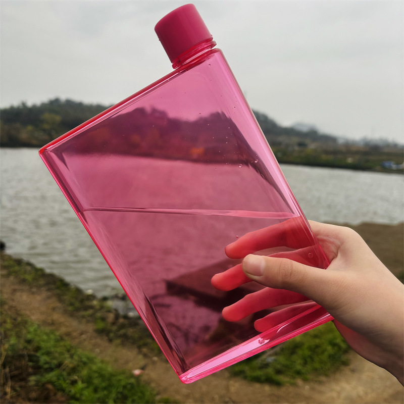 Regalo creativo taza de plástico plana A5 papel taza de agua estudiante deportes taza de mano al por mayor A6memo hervidor de agua fabricante