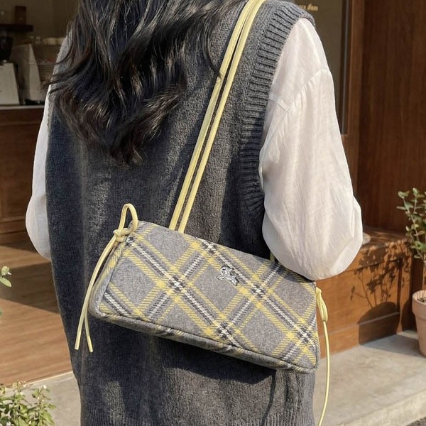 Korean Niche Plaid Canvas Baguette Bag For Women 2026 Spring New Trendy Versatile Commuter Shoulder Underarm Bag - Thumbnail 4