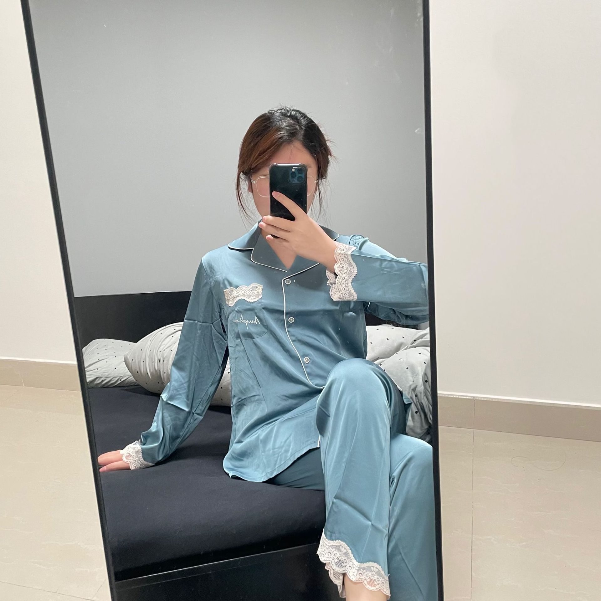 여성용 잠옷 봄가을용 아이스 실크 대형 사이즈 긴팔 긴바지 세트 레이스 고급스러운 실크 홈웨어 도매