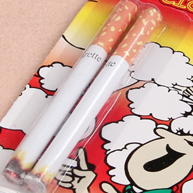 Nuevo juguete exótico truco persona entera producto regalo divertido dos paquete cigarrillo falso cigarrillo persona entera cigarrillo