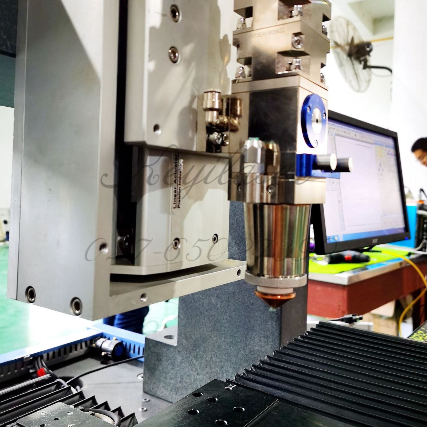 轴向平移台拼接激光打标机100W大范围激光刻字机