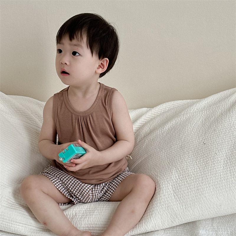 Chaleco para niños, pantalones cortos a cuadros, ropa fina de verano para bebés, 2025 nueva ropa para niños coreanos, ropa de verano para niños