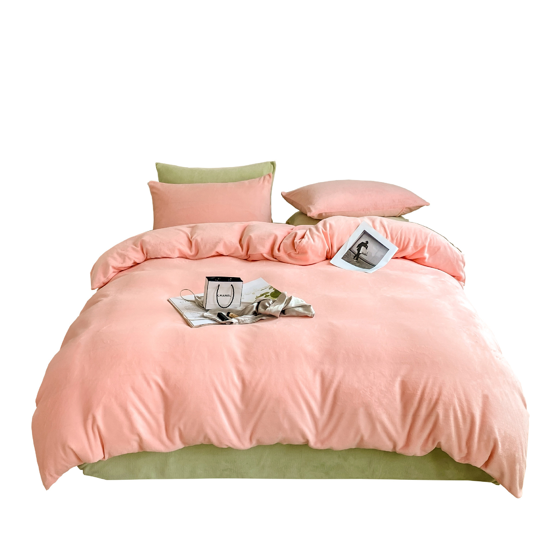 Cama de seda de leche con cuatro piezas de seda de coral gruesa doble edredón con sábanas de franela con tres piezas de invierno