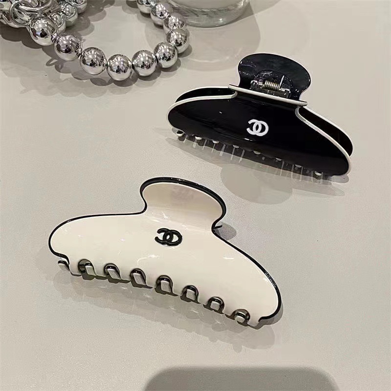 south korea chic high-grade black and white acetate grip elegant back of head temperament arc shark clip barrettes xiangjia