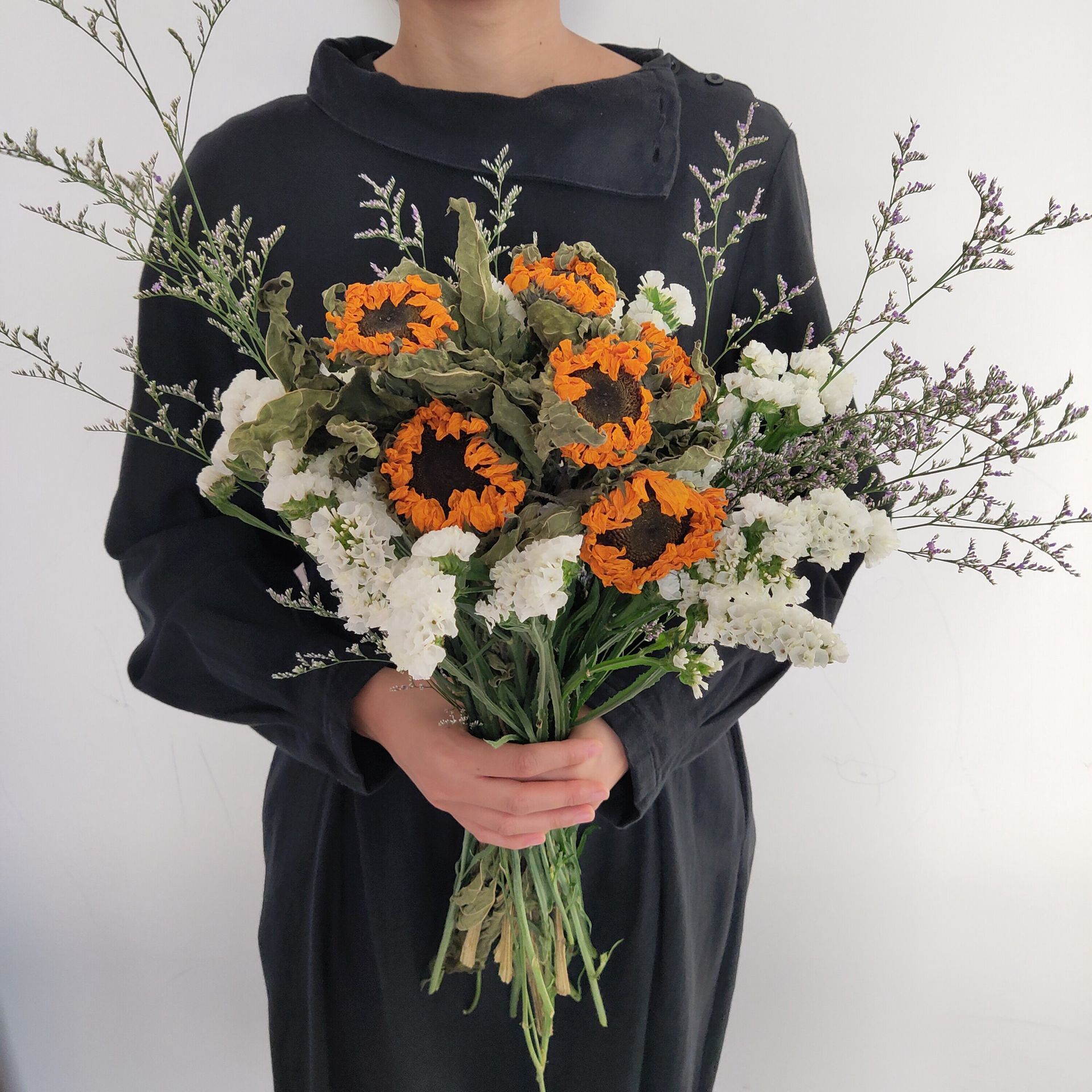 독점적인 다섯 개의 단일 꽃잎 해바라기 + Bai Wu Lover 잔디