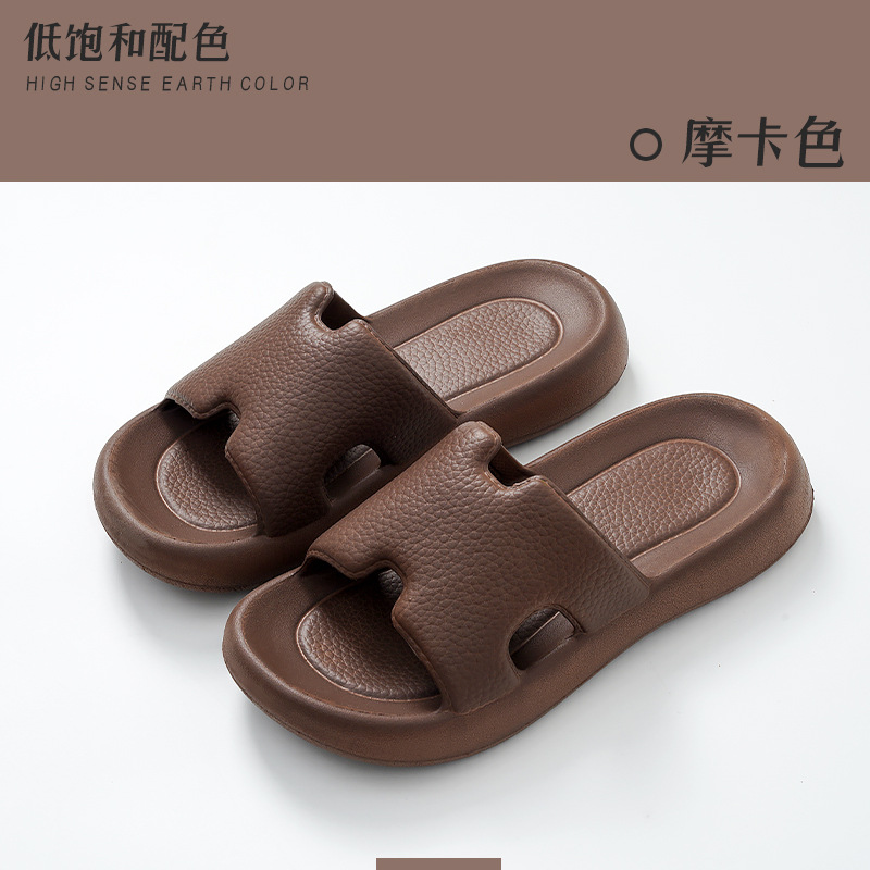 2025 nuevo tipo de pareja de zapatillas para el hogar zapatillas de baño zapatillas al por mayor