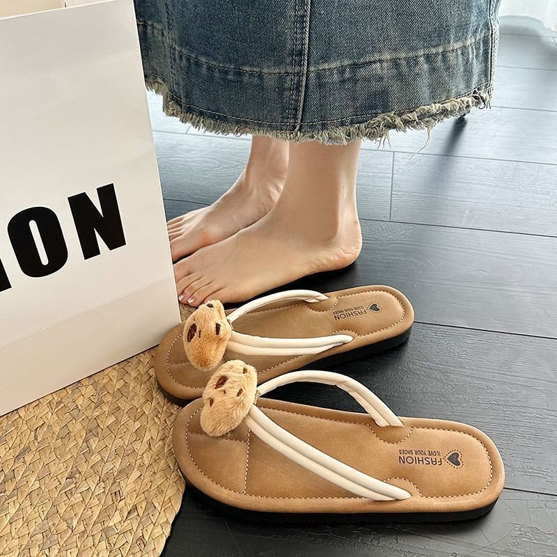 Couple's Flip-Flops for Summer, Casual, Non-Slip, Stylish Flat Beach Sandals for Men and Women, Odor-Resistant, Suitable for Outdoor Wear at the Beach