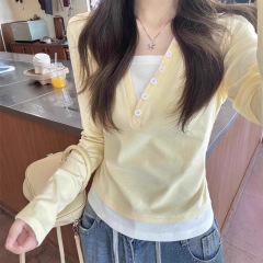 早秋奶黄色假两件长袖T恤女2025新款修身正肩短款设计打底衫上衣