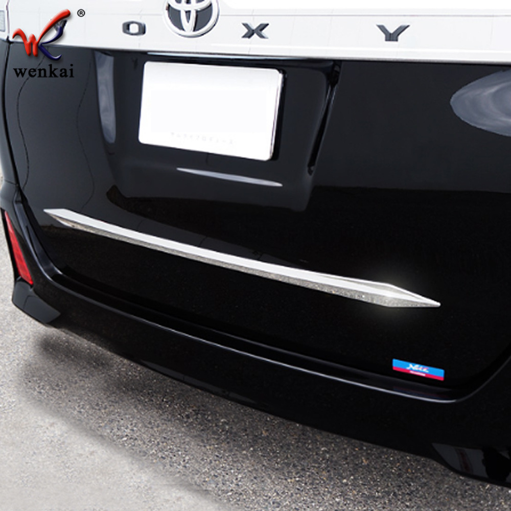 适用于丰田Noah80系改装后尾箱饰条 Voxy专用后尾门电镀装饰亮条