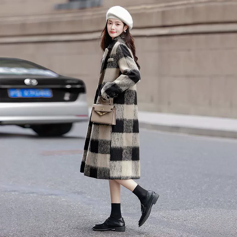 Fashionable down jacket, colored coat, loose fit