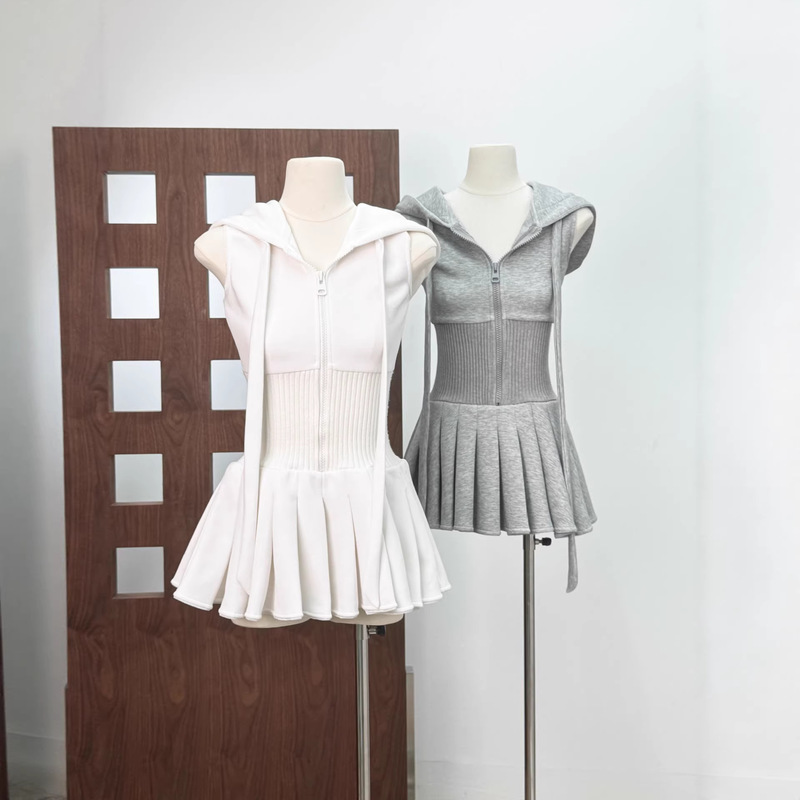 Fashionable Niche Sleeveless Knitted Stretchy Casual Sports Slim-Fit Hooded Dress with a Preppy Style Pleated Short Skirt
