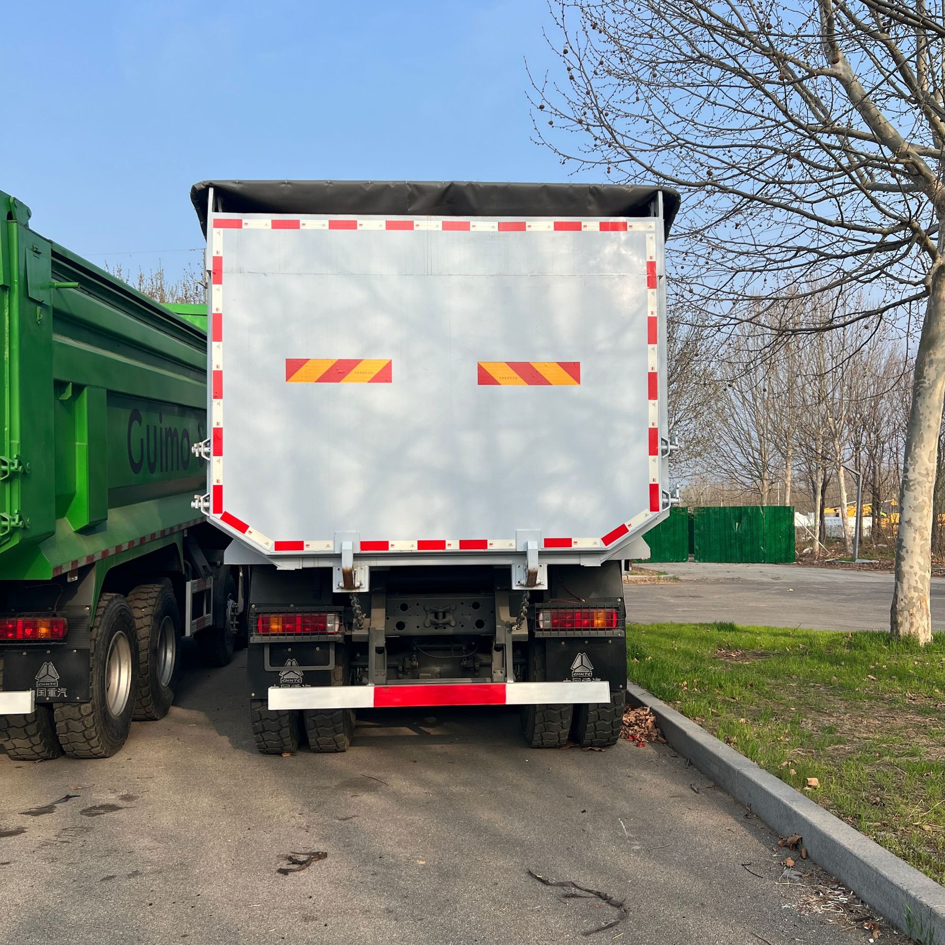 Sinotruk Howo Front-Four-Wheel, Rear-Eight-Wheel 12-Wheel Dump Truck, Mining Heavy-Duty Version, Earthmoving Truck, Transport Vehicle