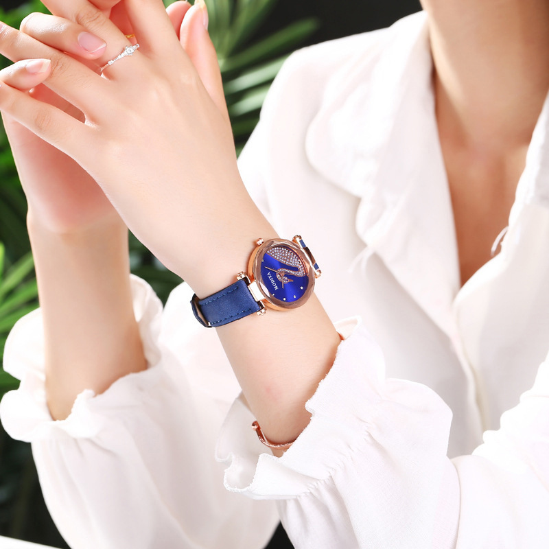 Montre-bracelet pour femmes mode cristal cygne cadran Quartz analogique montre pour femme avec bracelet en daim montre-bracelet_voghion.com