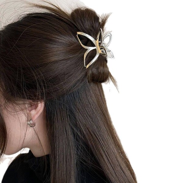 Elegant wavy crab pin