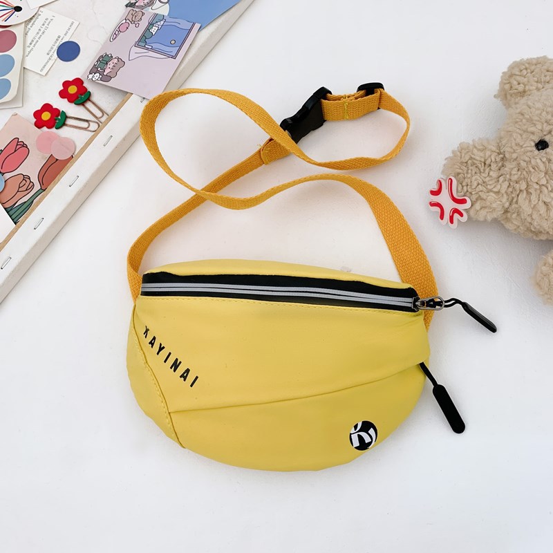 Versión coreana del bolso del pecho del niño guapo, letras de estilo occidental, bolsillos para niños y niñas, 2025 nuevo bolso de mensajero para niños de comercio exterior, marea