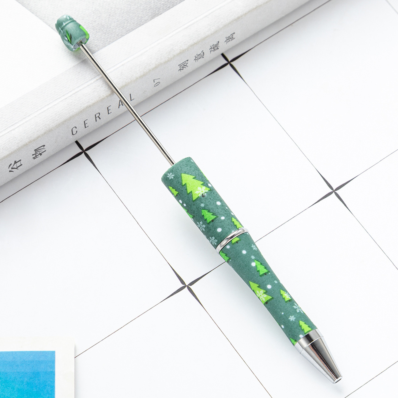 Pluma de cuentas de plástico bricolaje creativo hecho a mano estampado de leopardo pluma floral de cuentas de vaca impresión al por mayor nueva pluma de cuentas de plástico