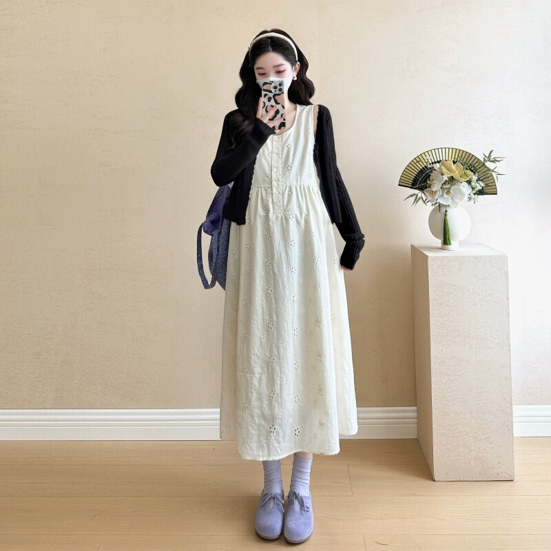 Pregnant Women's dress 2025 Summer New Cotton and Linen Embroidered Round Neck Sleeveless Mid-length Comfortable Belly Covering A- line Skirt