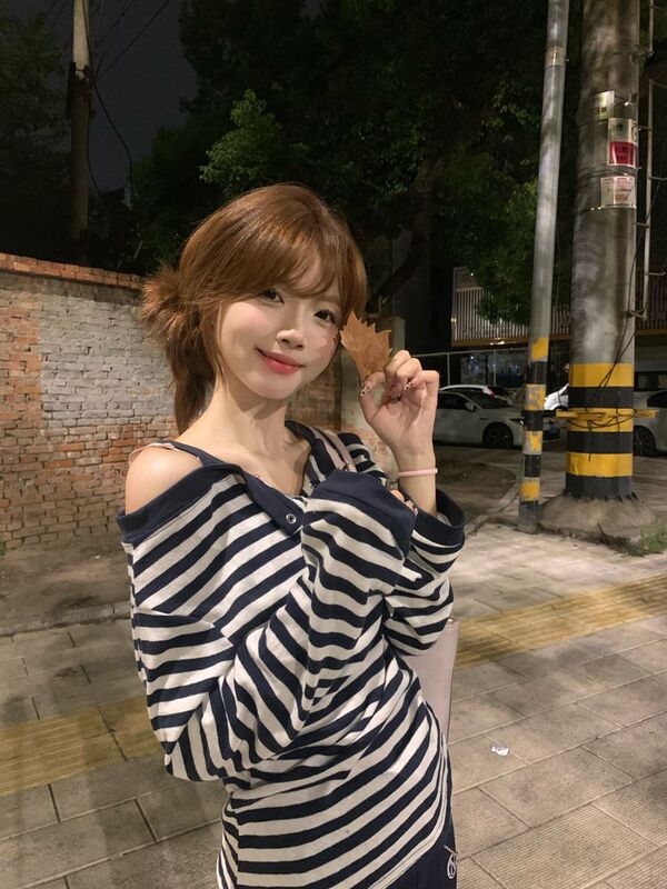 新款韩系条纹假两件一字肩长袖t恤女秋季慵懒甜辣妹上衣休闲百搭|undefined
