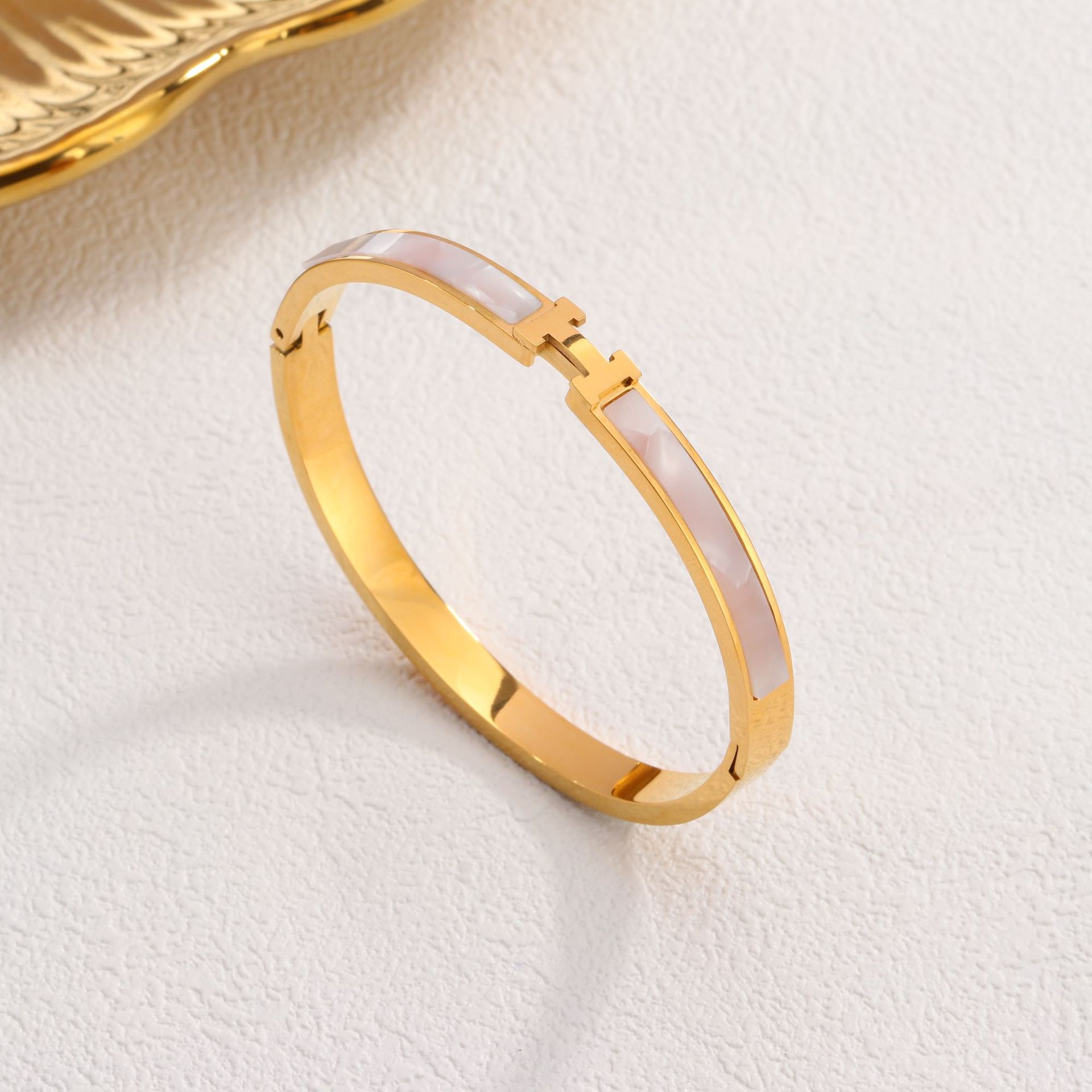 37 H 쉘 팔찌 골드