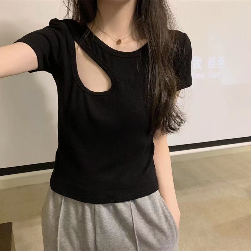 Camiseta de manga corta para mujer con clavícula hueca para diseño, estilo occidental, estilo sexy, dulce y picante, parte superior fuera de la cintura para estudiantes image 5