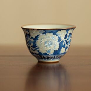 �Ї��L������GԪ�໨С���ڱ��ߙn���˱����ù����߆α�Ʒ����