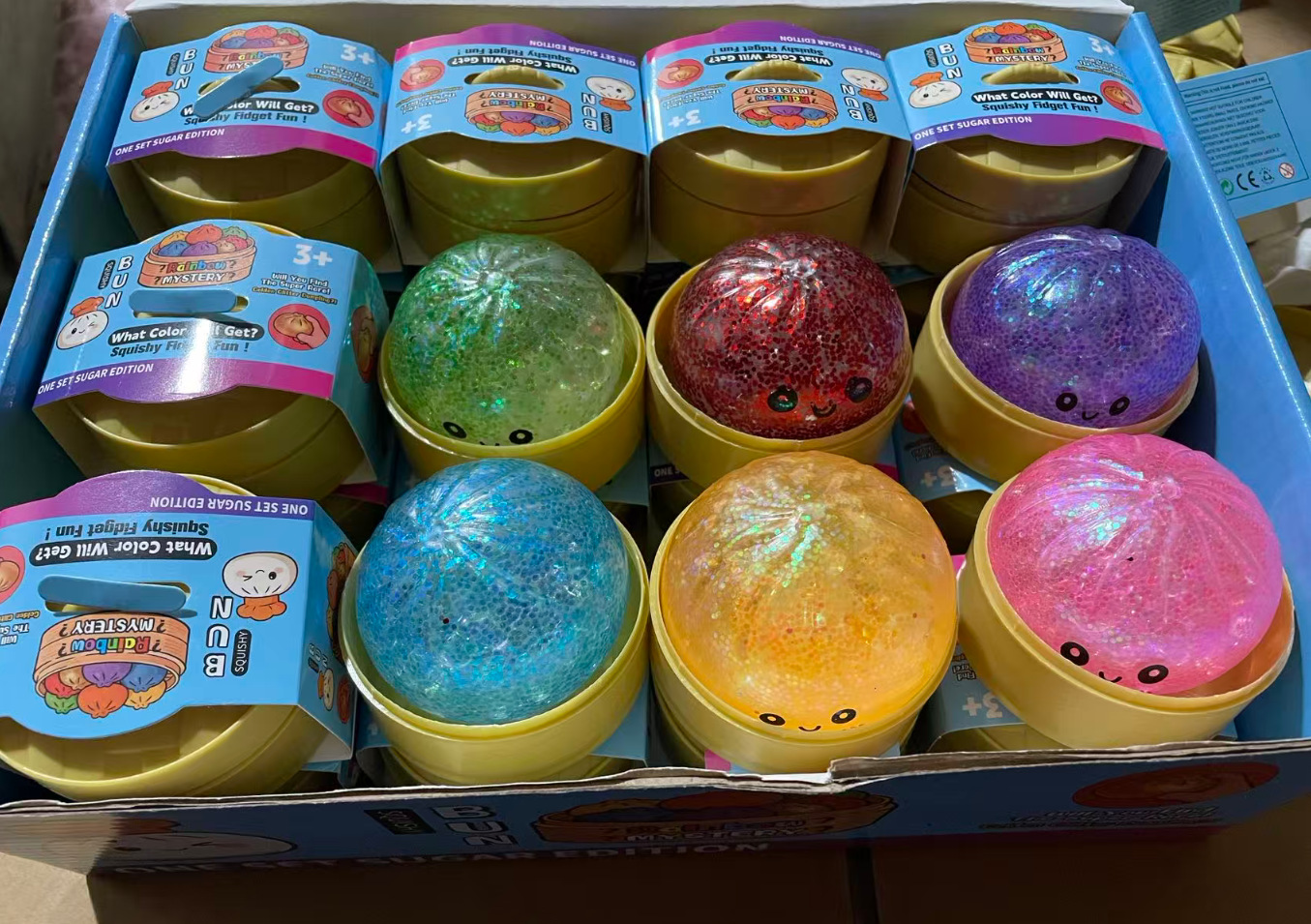 Ventas transfronterizas calientes nuevos bolos de pan descomprimir pellizco pellizco de pan reducción de presión juguetes creativos expresiones caja ciega bolsa de jaula