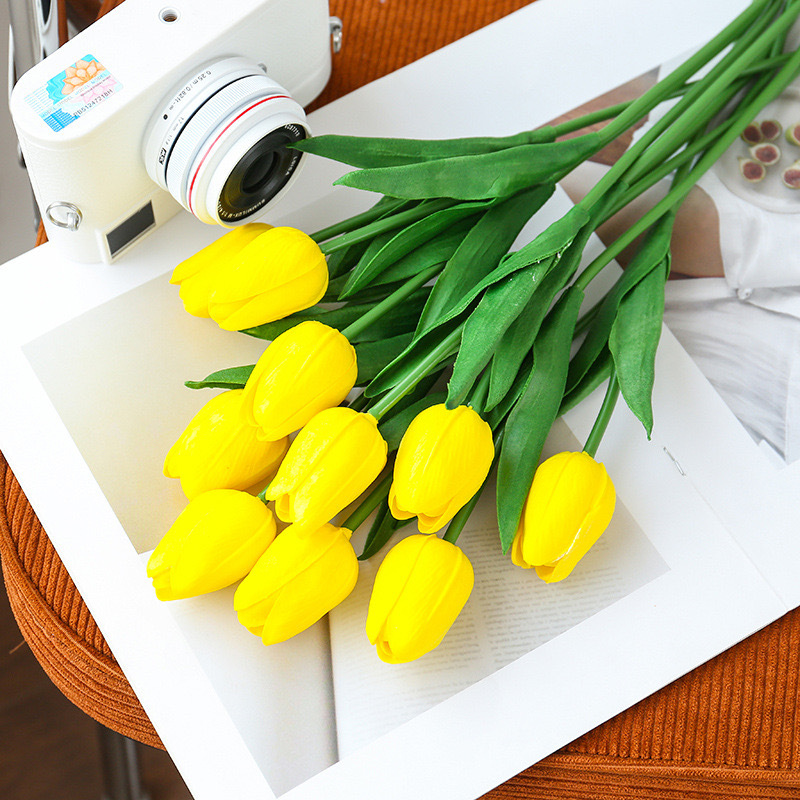 Tulipanes de simulación PU de alta gama flores de simulación de flores de una sola rama sensación de humedad decoración de mesa de comedor en el hogar flores falsas
