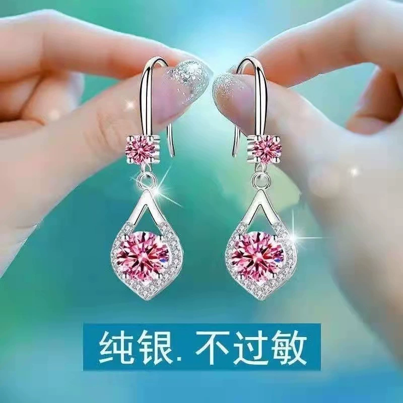 Красивая серьга из серебра 925 пробы с подвеской и кубическим цирконием, лёгкая, вес 0,015 кг