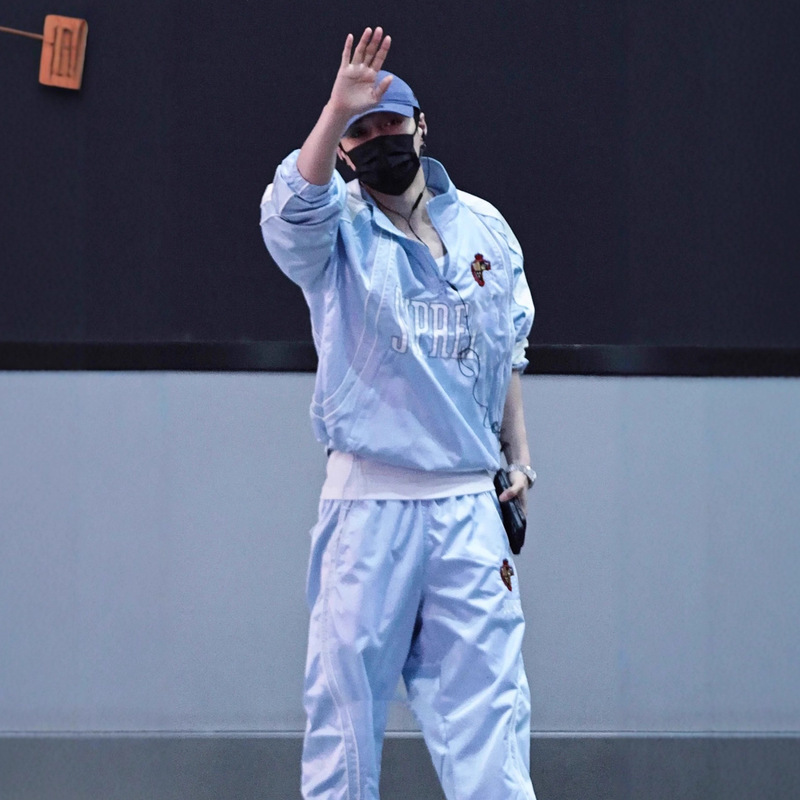 Supme Zhang Yixing Style Satin Half-Zip Pullover Sweatshirt 25 New Model Unisex Loose Jacket Coat