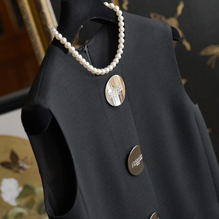 New Slim Paper Man Neat Line Hemp Feel 2024 Autum Acetate Metal Large Round Button Straight Dress