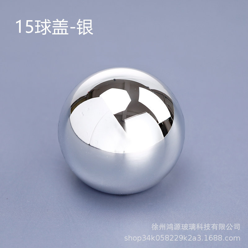 15 cubiertas de bolas plateadas; multicolor