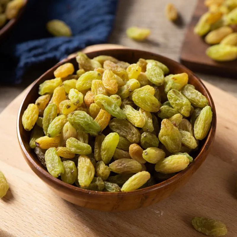 Xinjiang Emerald Raisins 500g Factory Wholesale Large-grain Bagged Sweet Dessert Baking Material Dried Green Grapes