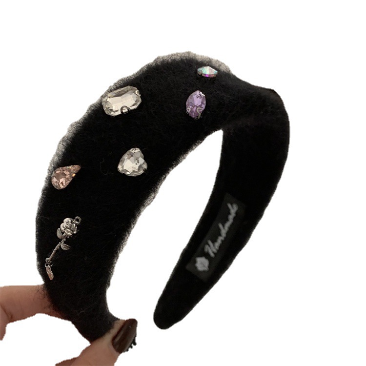 Corea del Sur rhinestone Rosa diadema de felpa Internet celebridad de alto grado de pelo de ala ancha presionando diadema Otoño e Invierno Paquete de pelo de moda en blanco y negro