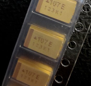 贴片钽电容 25V100UF 丝印107E 100UF25V D型7343 TAJD107K025RNJ