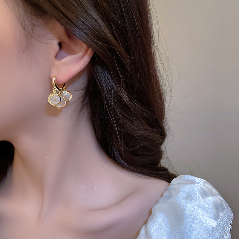 10g Weight Cat's Eye Stone Inlay Material 1 Pair Elegant Ball Inlay Copper Cat's Eye Stone Drop Earrings