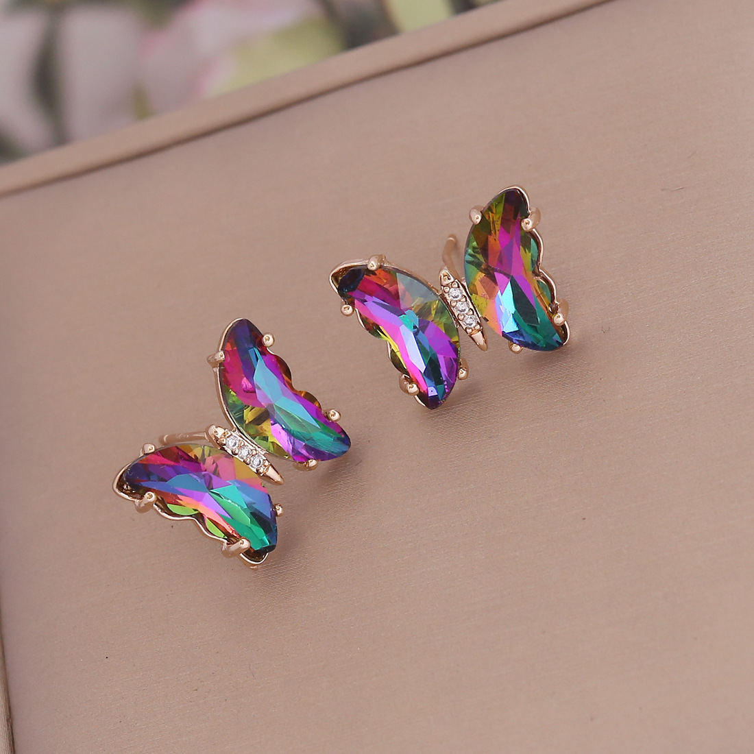 Yunnan brocado transfronterizo nuevo gradiente mariposa collar personalidad de moda europea y americana ins Luz de lujo niñas collar clavícula cadena