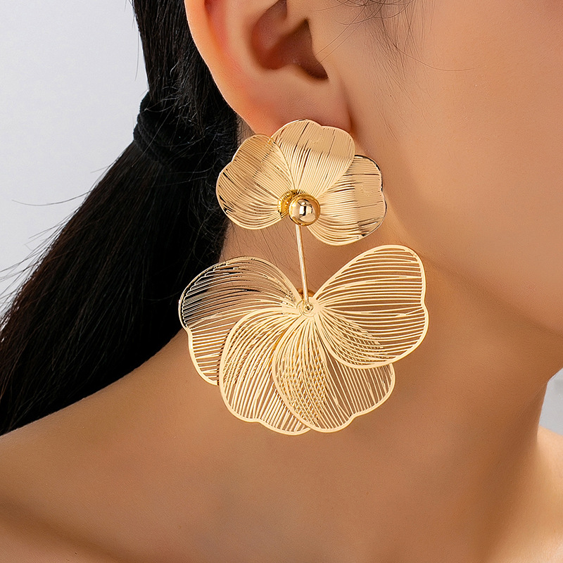 Orecchini a fiore dorati a doppio strato eleganti per donna_voghion.com