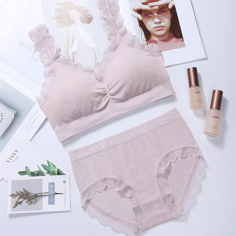 여성스러운 핑크 슈트