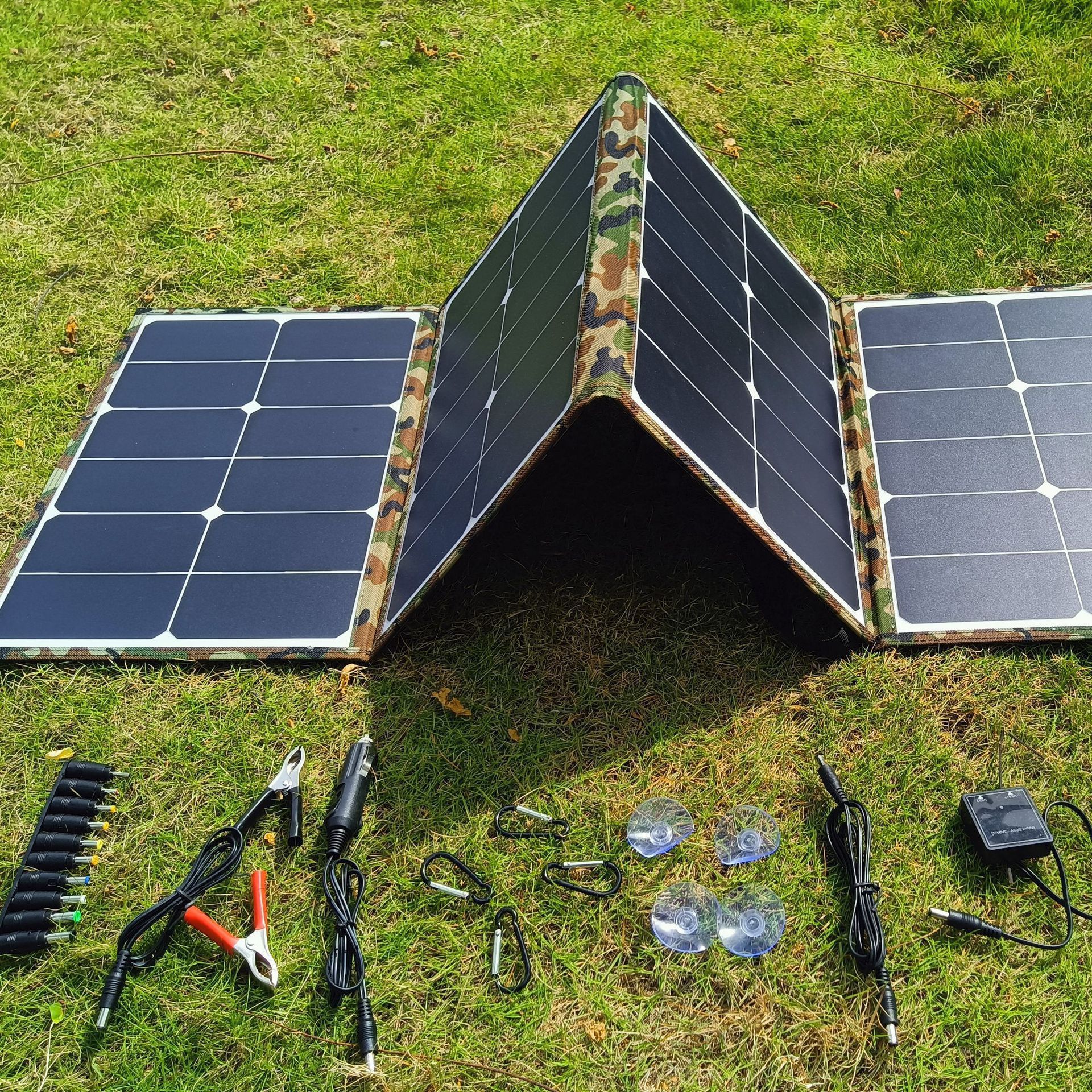 Folding bag solar-powered