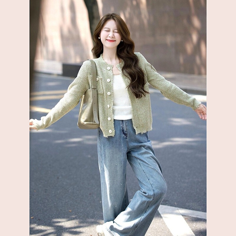 A set of Ju Qiu Mori style wear high-end feeling small fragrance dopamine green sweater jeans casual suit