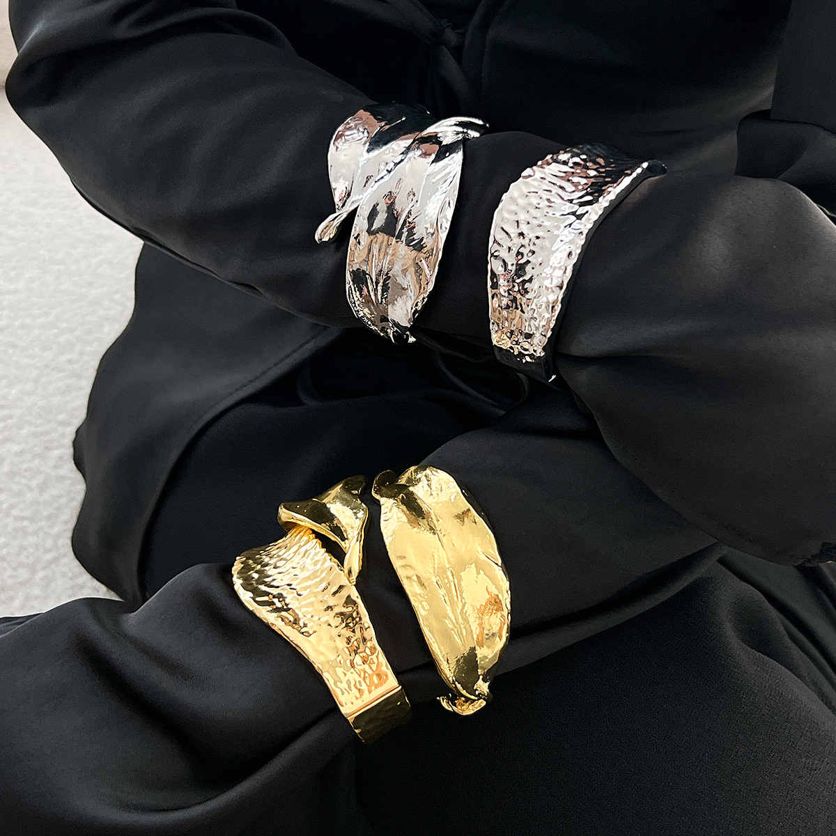 120g Weight Bangle Classification Alloy Chain Material 1 Piece Quantity Party, Street Occasion Alloy Material Geometric Pattern Women's Gender Plating Design Hip-Hop, Punk Style Hip-Hop Punk Geometric Alloy Bangles Wholesale 1