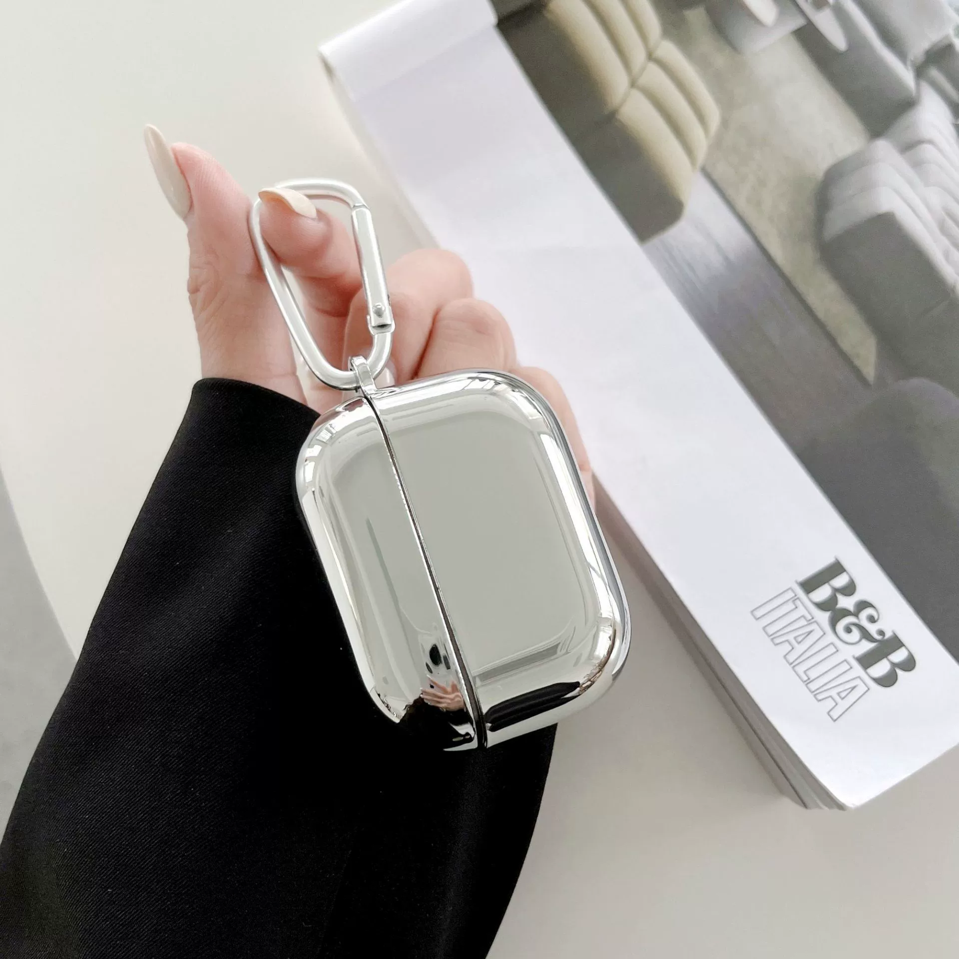 Защитный чехол для Apple AirPods (совместим: 1/2/3/Pro/Pro2/4/Pro3), серебристое зеркало или матовое, карабин