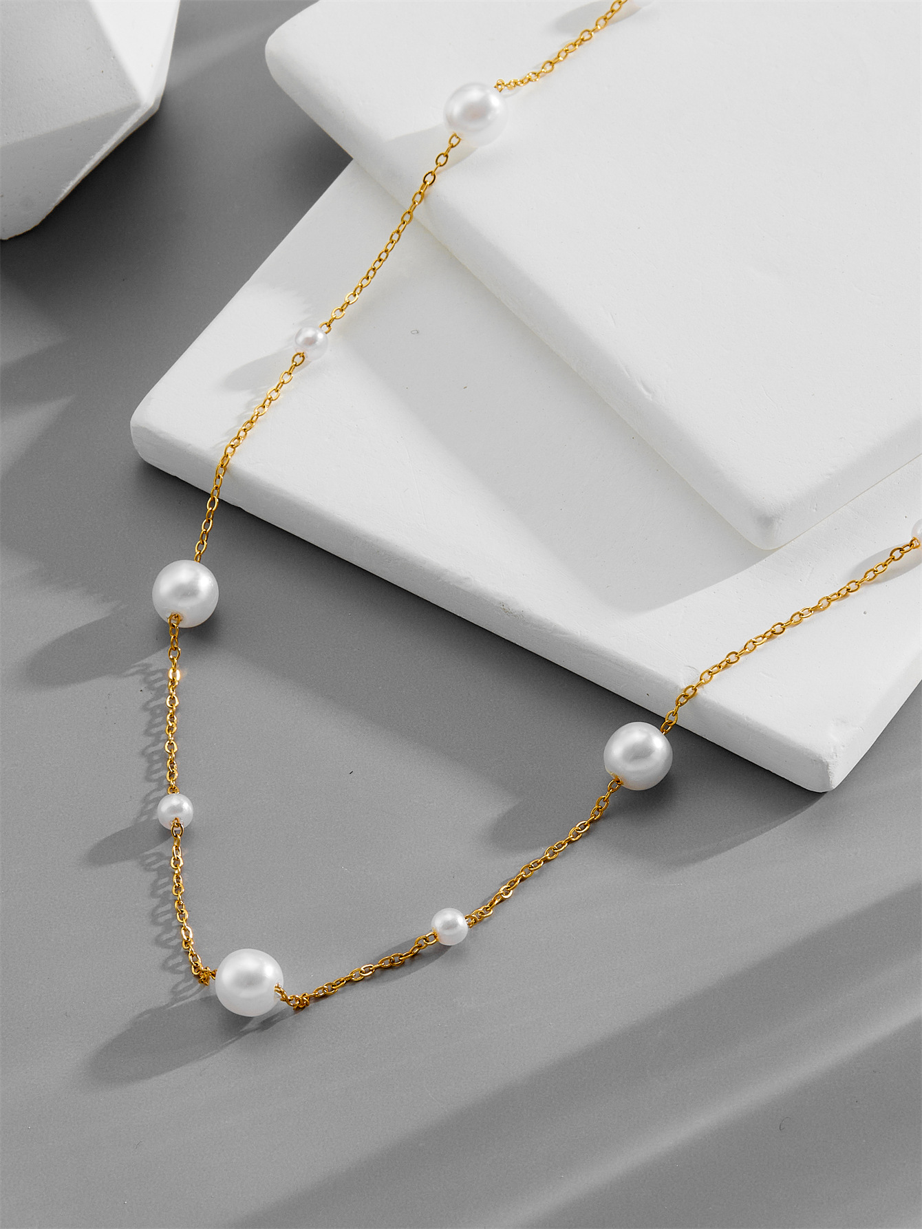 Luxe parelketting met magneetsluiting voor dames_voghion.com